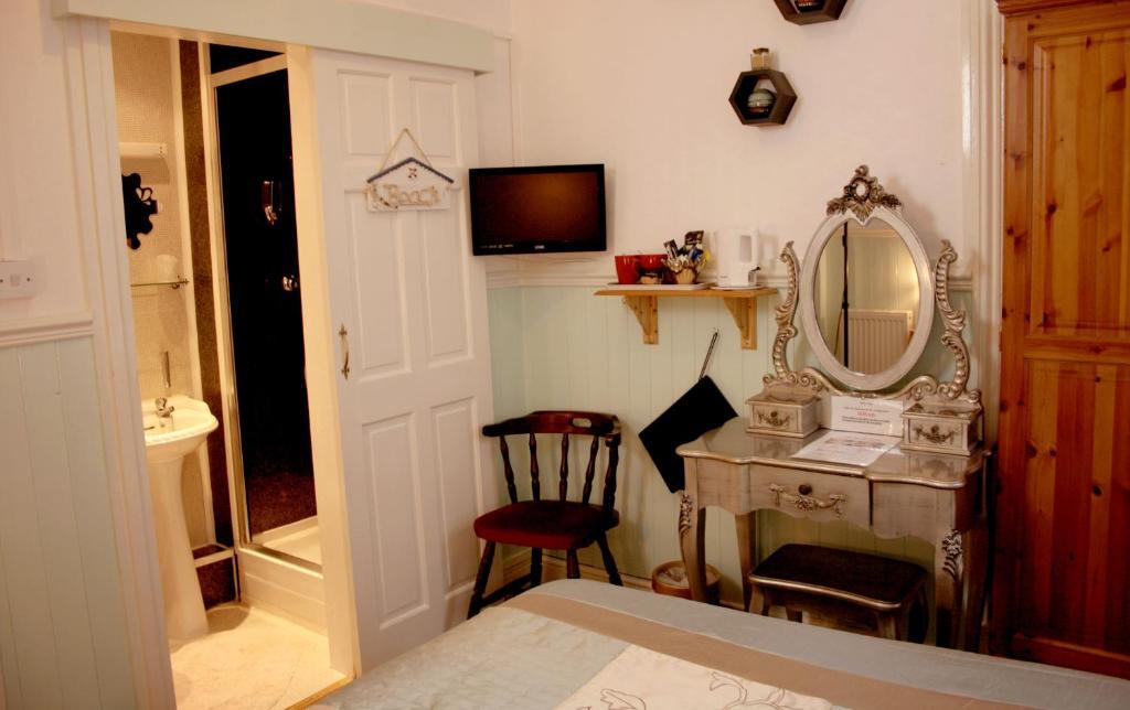 Devon View Guesthouse Swansea Oda fotoğraf