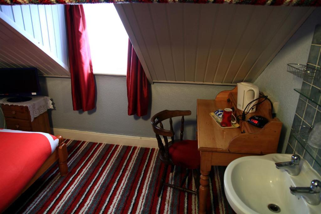 Devon View Guesthouse Swansea Oda fotoğraf